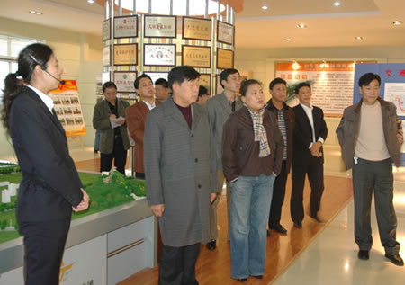 辽宁省营口市交通局领导到集团参观考察