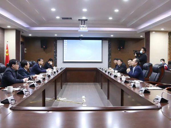 胶州市及青岛上合控股来集团考察并洽谈合作事宜