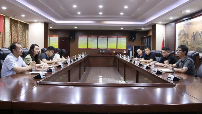 吉利控股集团到集团参观交流