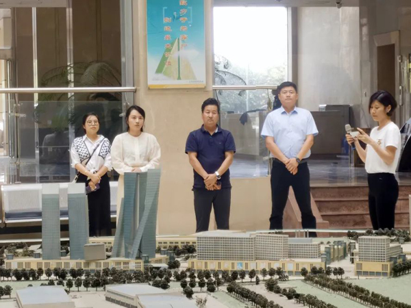 《物流时代周刊》杂志社到集团冠威园区参观交流