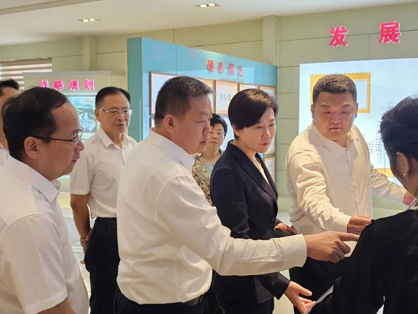 济南市副市长杨丽到集团调研济南商贸服务型国家物流枢纽建设推进情况